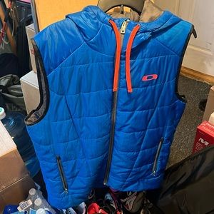 Large Oakley puffer vest